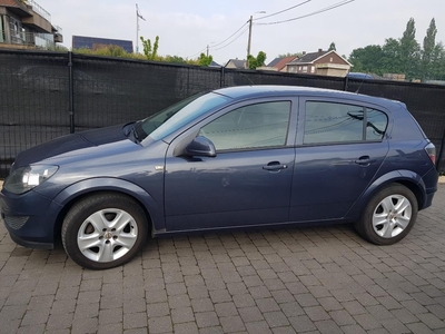 Opel Astra 1.7 CDTI. Goede staat. Van 2011. Euro 5.