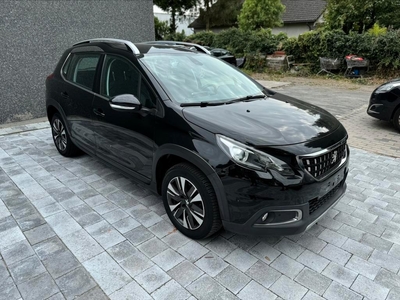 Peugeot // 2008