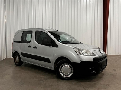 - Peugeot Partner - 1.6 HDI Diesel - Airco - Trekhaak - 2011