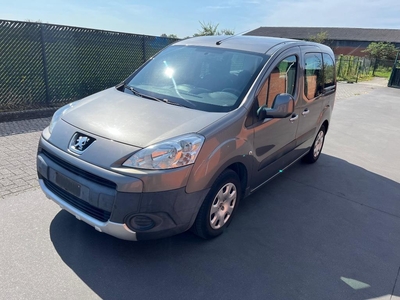 Peugeot Partner 1.6i Benzine export/Marchand Airco/Isofix