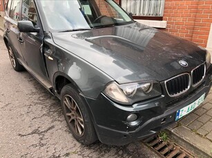 Bmw x3 2.0 d full options pour pieces