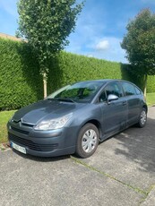 Citroen C4 1.4 benzine met keuring !