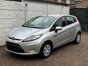 Ford fiesta 1.25i benzine 2010 Slechts 110.000km!Gekeurd