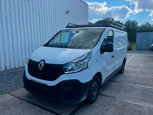 Renault Trafic 1.6 dCi 90 pk 2016 airco / navi / trekhaak !