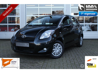 Toyota Yaris 1.0-12V 5-Deurs Facelift VVT-I Cool/Comfort Climate Control (Airco) Centr.Vergr. Elek.Ramen Stuurbekr. Leder-/Multifunct.Stuur Boordcomp. Radio/Cd/Aux Dubb.Airbags&Speakers 12V.-Aansl. In Hoogte Verst.Voorstoel Isofix Mistlampen *Verkocht*