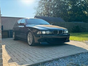 BMW 540i Touring (e39, V8, Lichtevracht,leer,…)