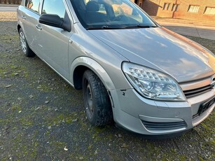 Opel astra 1700cdti 174000km roule très bien