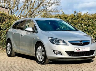 Opel Astra 1.7d Sport Tourer 2011 // Euro 5