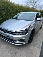 Volkswagen polo 1.0 BENZINE SCHADEWAGEN