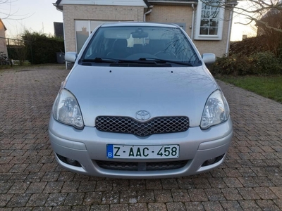 Toyota yaris 1.3 benzine REEDS GEKEURD