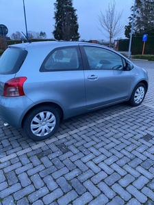 TOYOTA YARIS 1.3 VTTi Luna - 5MT - 3D- Zilvergrijs