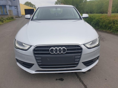 Audi A4 1.8 Essence