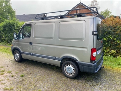 80.000km,master boite auto 6 vitesse très bon état.