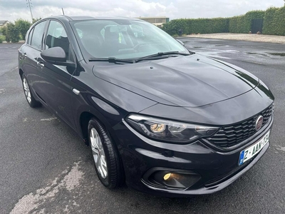 Fiat Tipo SEDAN 1.6 MultiJet lounge navi camera (bj 2017)