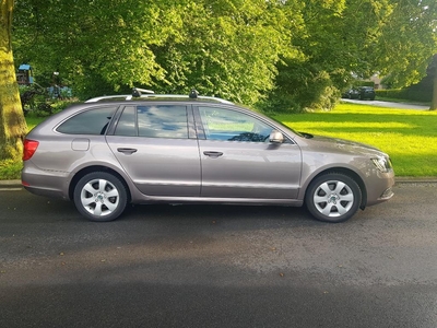 Skoda Superb 1.4 Benzine. Nieuwe !! Van 2013. Met 82000 km !