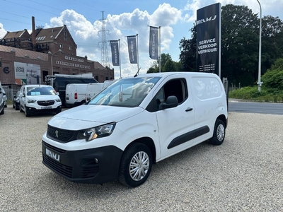 Citroen Berlingo - Euro 6D - Navigatie - Airco - 3 plaatsen