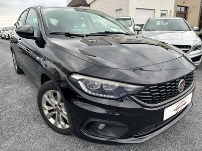 Fiat Tipo SEDAN 1.4 16V Lounge navi camera 12Maanden waarbor