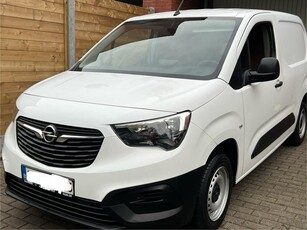 Opel Combo 2020 1,5d weinig kms