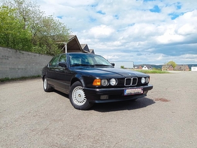BMW 735i E32, boîte manuelle, toit ouvrant, 1ère main !