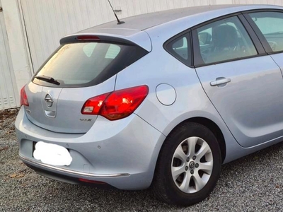 Opel astra 17cdti an2014.185mkm face lift 4400€