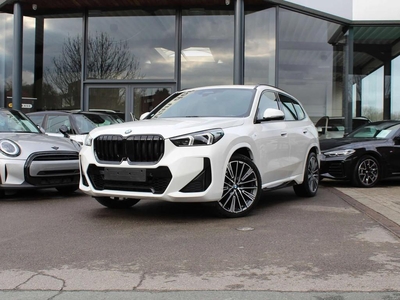 BMW X1 sDrive18i M Sport / PANO / HUD / 360CAM / HARMAN