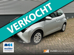 Toyota Aygo 1.0 VVT-i x-play 5 deurs / Groot scherm / Camera / Ned Auto / NAP / MCC / Gouda