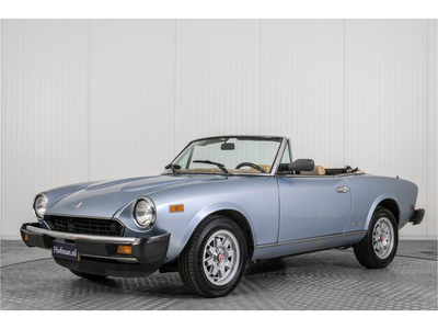 Fiat 124 Spider Pininfarina 2000i