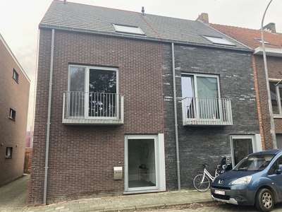 mooie woning met 3 slaapkamers en tuin.