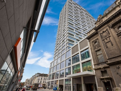 Nieuwbouw 2-slaapkamerappartement in de Antwerp Tower met prachtig uitzicht te huren op vennootschap!