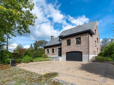 Villa met 4 slaapkamers en grote tuin