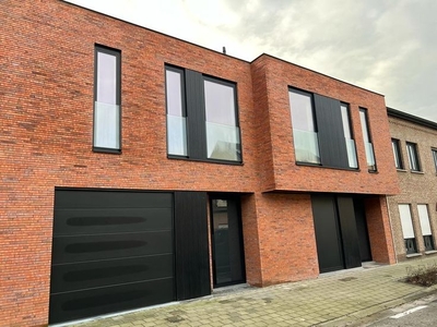 Nieuwbouw woning te huur in Lievegem met 4 slaapkamers