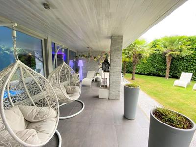 Privé Wellness met moderne woonst.