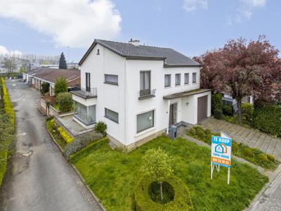 Te moderniseren woning met ruime loods(480 m²)