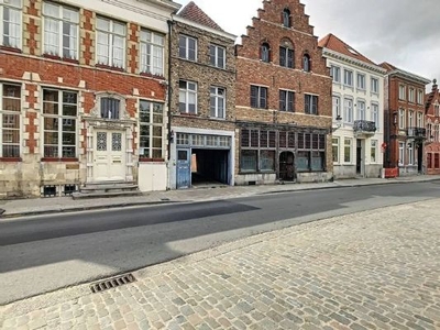 Gebouw te koop met 3 appartementen in Brugge centrum