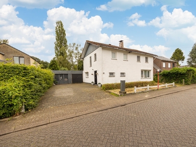 Gerenoveerde vrijstaande woning op ca.1.200 m².