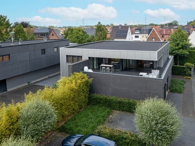 High end afgewerkt bedrijfsgebouw 534m² met magazijn en s...