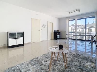 Rue Botanique : Penthouse apartment 3 bedrooms