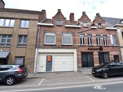 Ruime woning met 4 slpks en garage