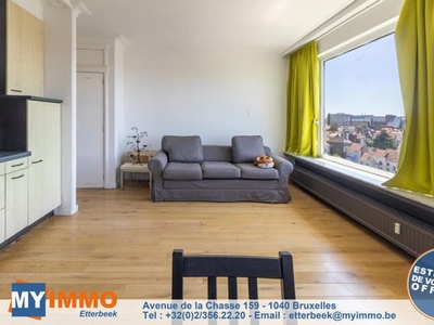 Europese wijk - Schitterende gerenoveerde studio van +/-40m²