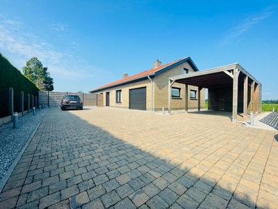 LANDELIJKE WONING MET 3 SLAAPKAMERS EN FANTASTISCHE TUIN ...