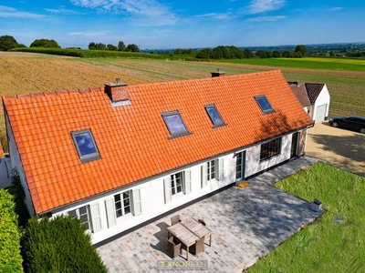 Te huur exclusieve, karaktervolle villa met 4 slaapkamers...