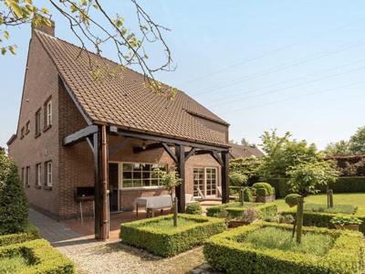 Charmant landhuis met 4 slaapkamers op een Zuid-West terrein