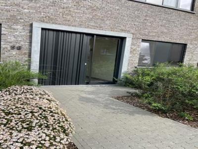 Nieuwbouwappartement met 3 slaapkamers , garage en kelder !