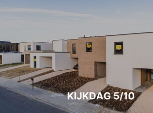 MODERN WONEN IN HET LANDELIJKE PITTEM