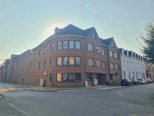 Ruim twee-slaapkamerappartement nabij grote markt