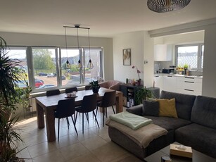 VOLLEDIG VERNIEUWD APPARTEMENT