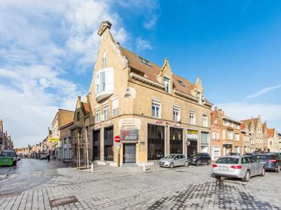 Klassevolle handelszaak (200 m²) op commerciële toplocatie t