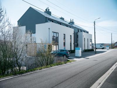 Residentie met moderne architectuur en design in Vaux-sur-Sû