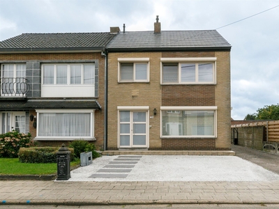 Geroneveerde woning op perceel van 773 m².