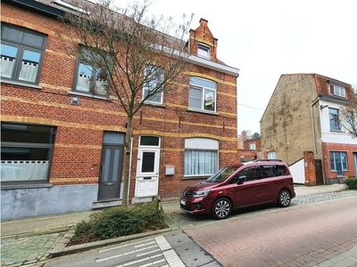 3-slaapkamerwoning met terras te huur in Assebroek